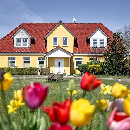 Am Leuchtturm Fuer Gruppen Bis 25 Personen Ofc 04